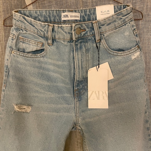 Zara Classic Mom Fit Destructed Jeans - Picture 6 of 6